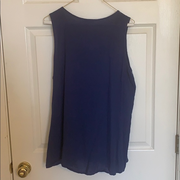 Embroidered linen top - Picture 3 of 5